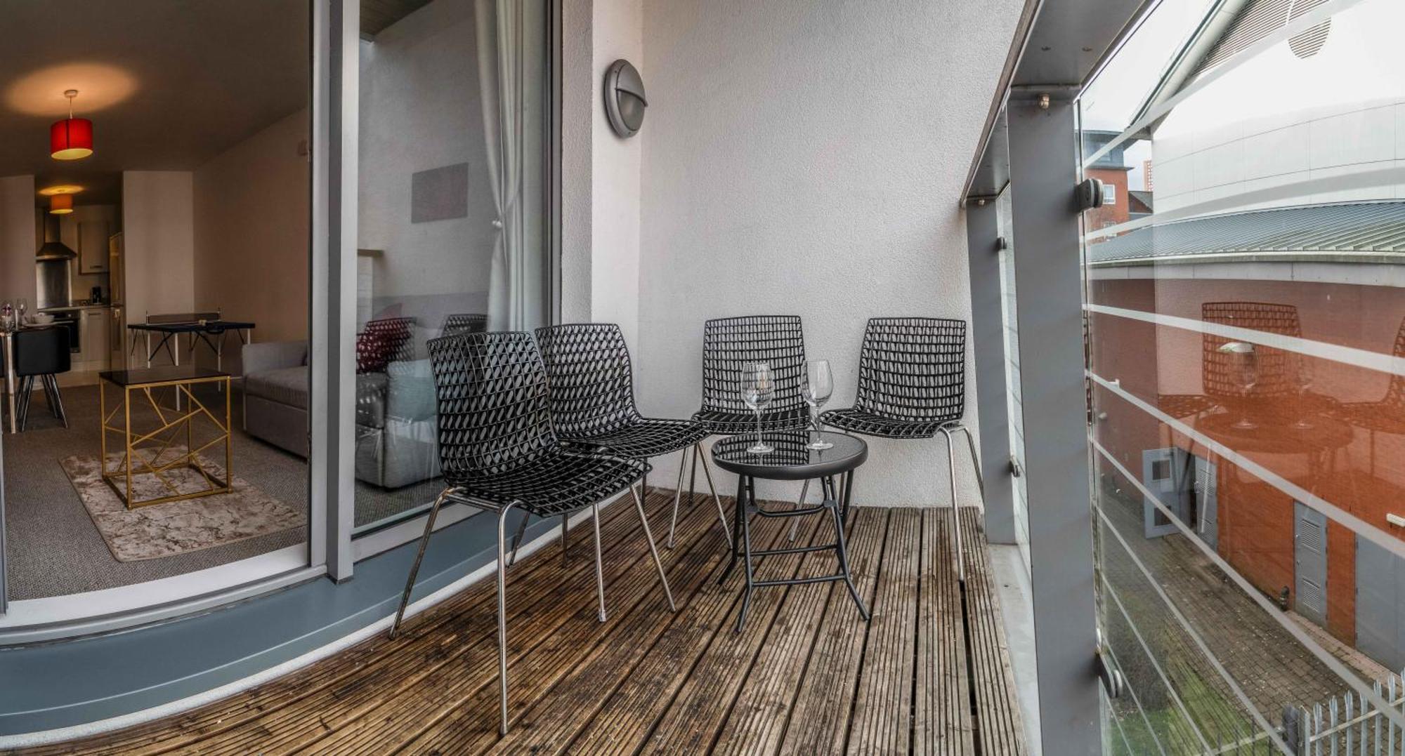 Central Suite Near Mailbox, King Bed, Ping Pong, Netflix, Sleeps 4 Birmingham Exterior photo