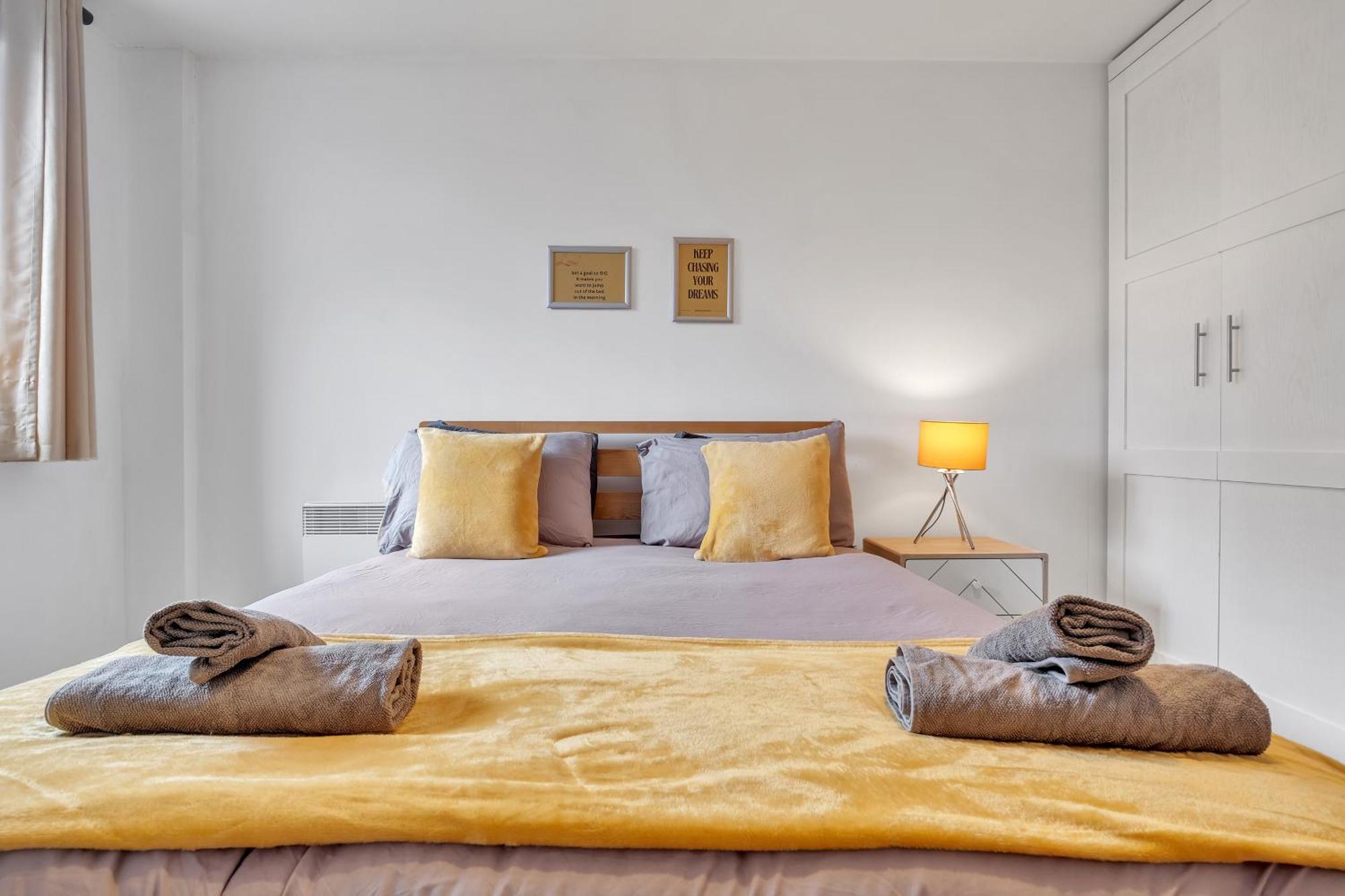 Central Suite Near Mailbox, King Bed, Ping Pong, Netflix, Sleeps 4 Birmingham Exterior photo
