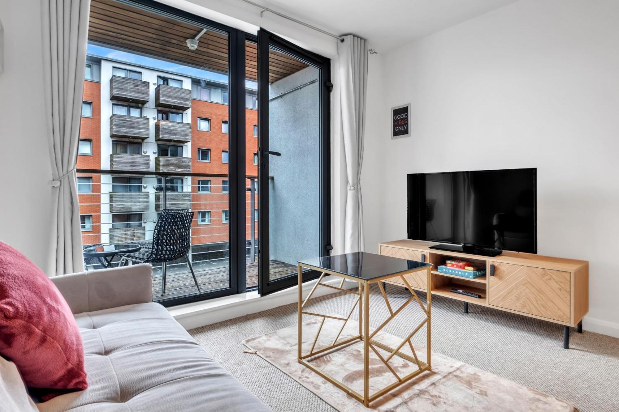 Central Suite Near Mailbox, King Bed, Ping Pong, Netflix, Sleeps 4 Birmingham Exterior photo